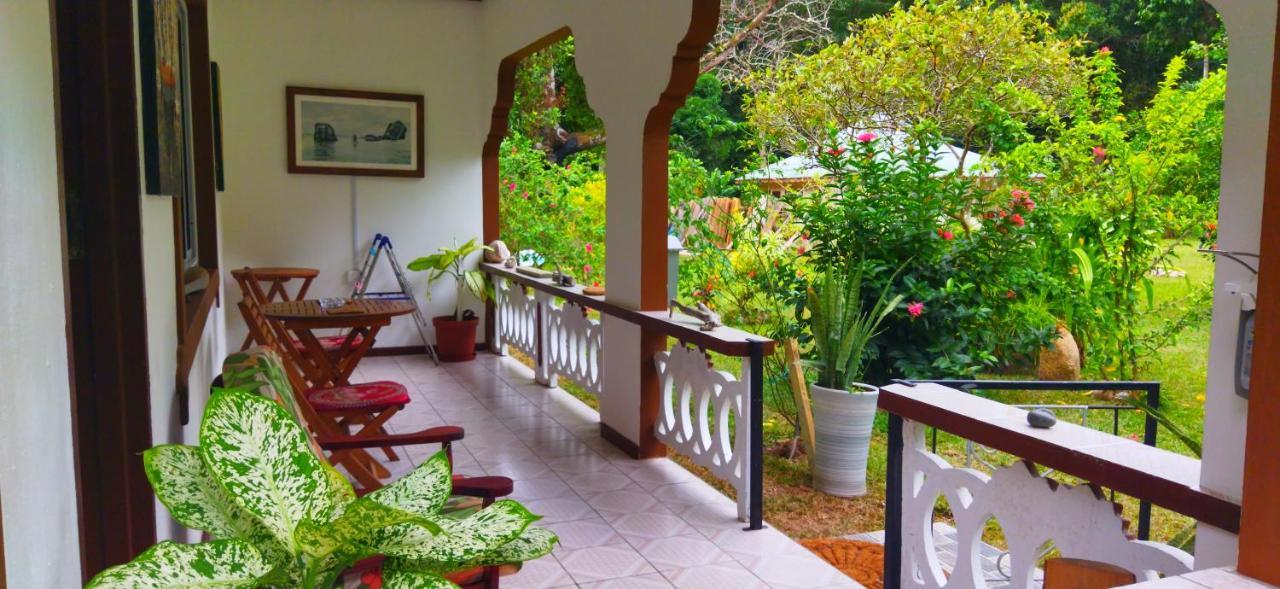 Dan Zoranz Self Catering Guest House ลาดิก ภายนอก รูปภาพ