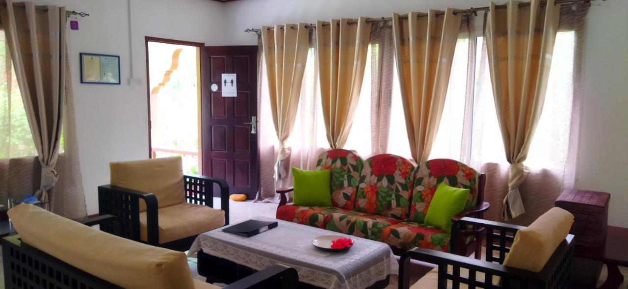 Dan Zoranz Self Catering Guest House ลาดิก ภายนอก รูปภาพ