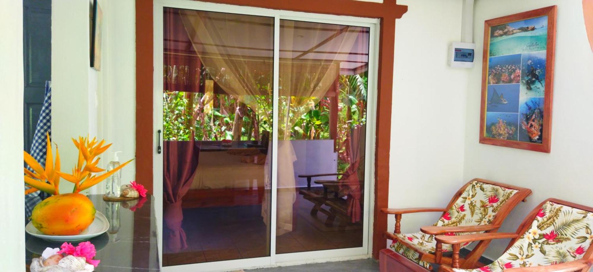 Dan Zoranz Self Catering Guest House ลาดิก ภายนอก รูปภาพ