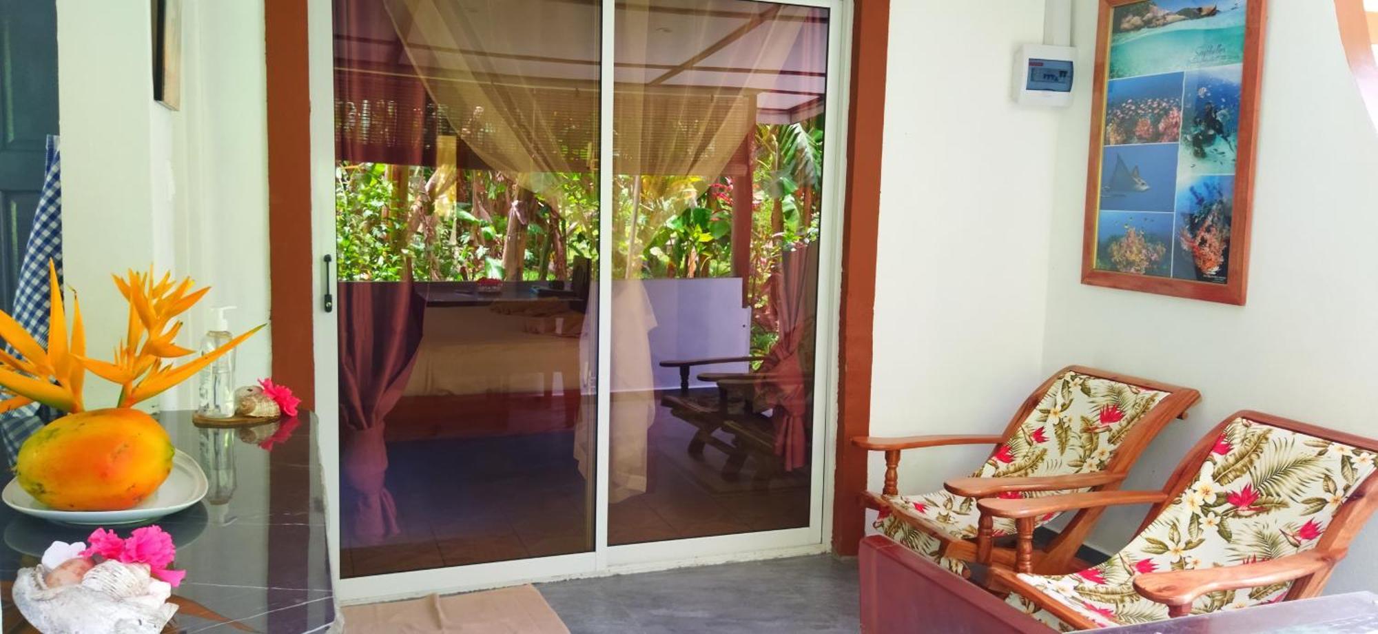 Dan Zoranz Self Catering Guest House ลาดิก ภายนอก รูปภาพ