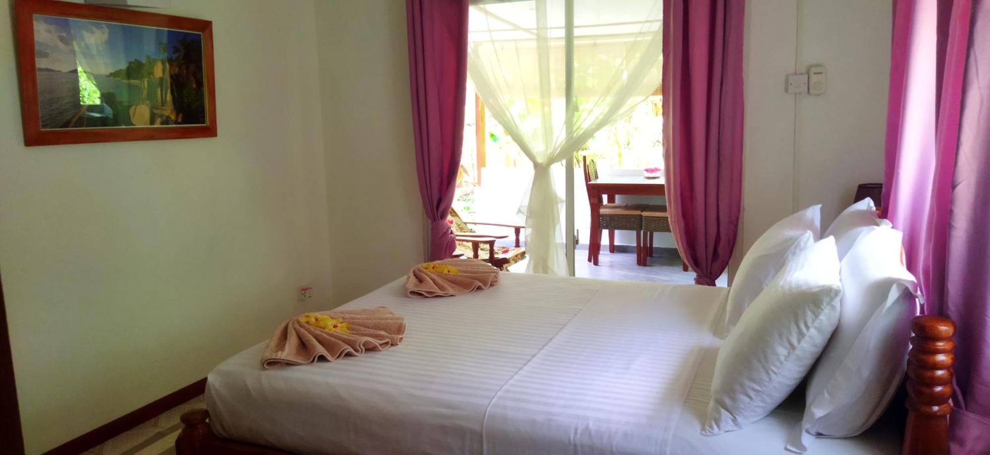 Dan Zoranz Self Catering Guest House ลาดิก ภายนอก รูปภาพ